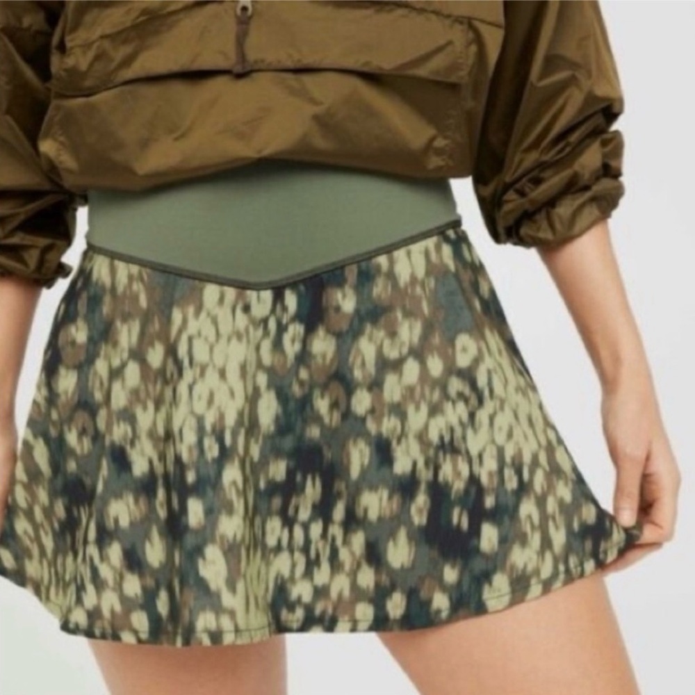 OFFLINE‎ by Aerie Green Camo Tennis Skort 🎾💚